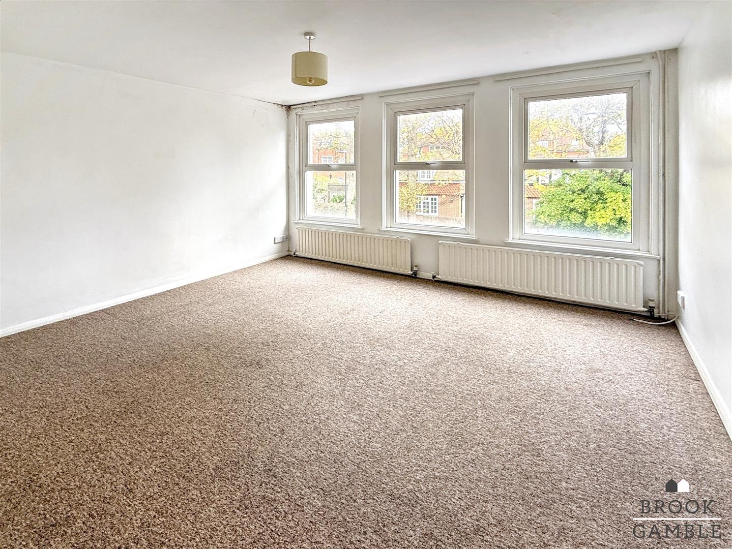 4 Bedroom House - Townhouse. Derwent Road in Eastbourne,  2